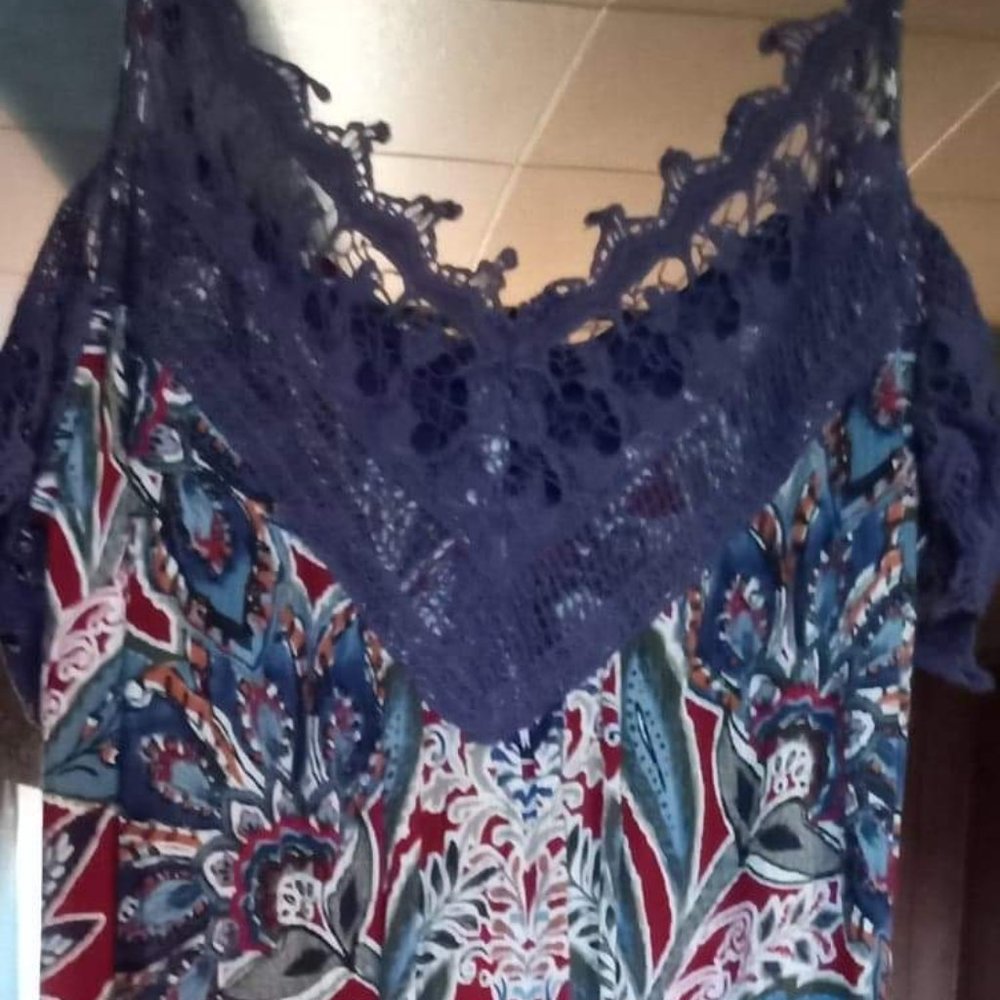 XHILERATION DRESS WITH PAISLEY PRINT COLD SHOULDER CAP SLEEVED SIZE SMALL